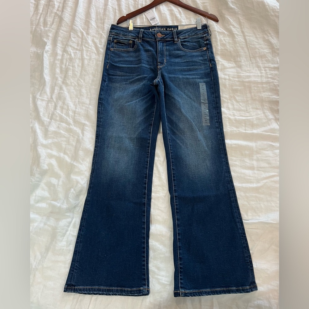 American Eagle Favorite Boyfriend Jeans SZ 10 SHORT Super Stretch NWT!